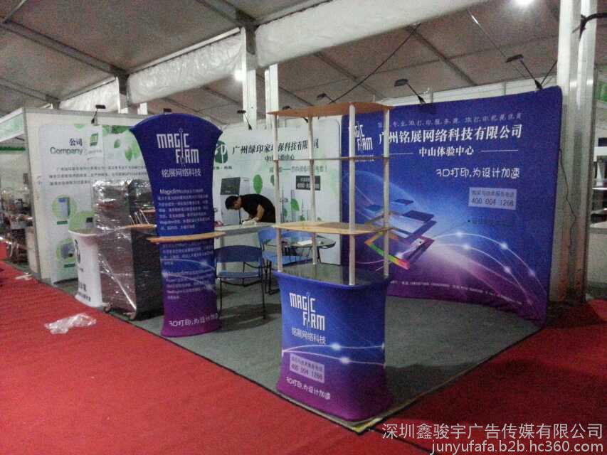 從跨界到融合 深圳快幕秀展臺(tái)與婚禮策劃展會(huì)的創(chuàng)意搭建設(shè)計(jì)